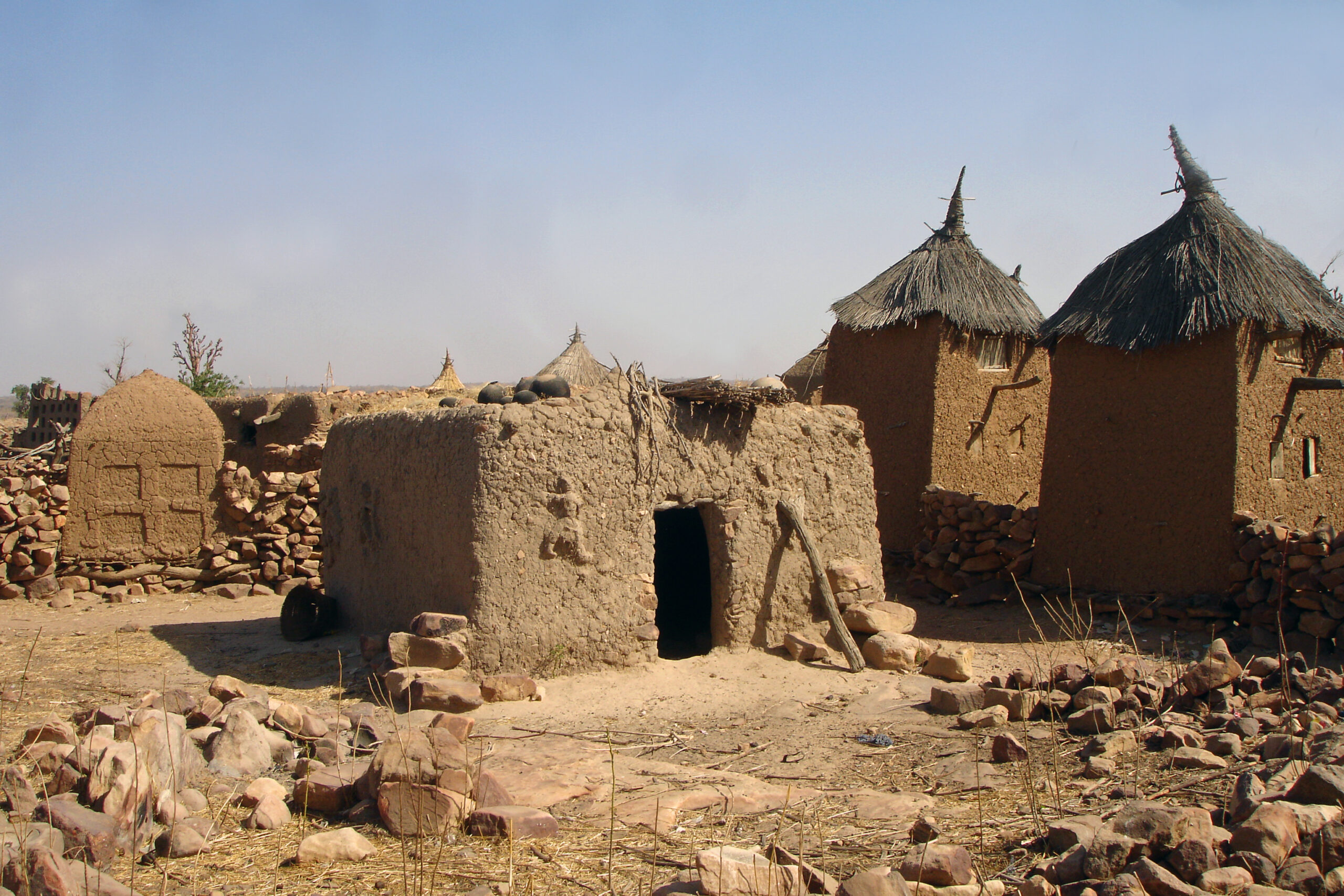 Village dogon de Djuiguibombo, site Unesco WH de Bandiagara, Mali. © Carsten ten Brink, 2006. En creative common, donc indiquer les crédits ©
